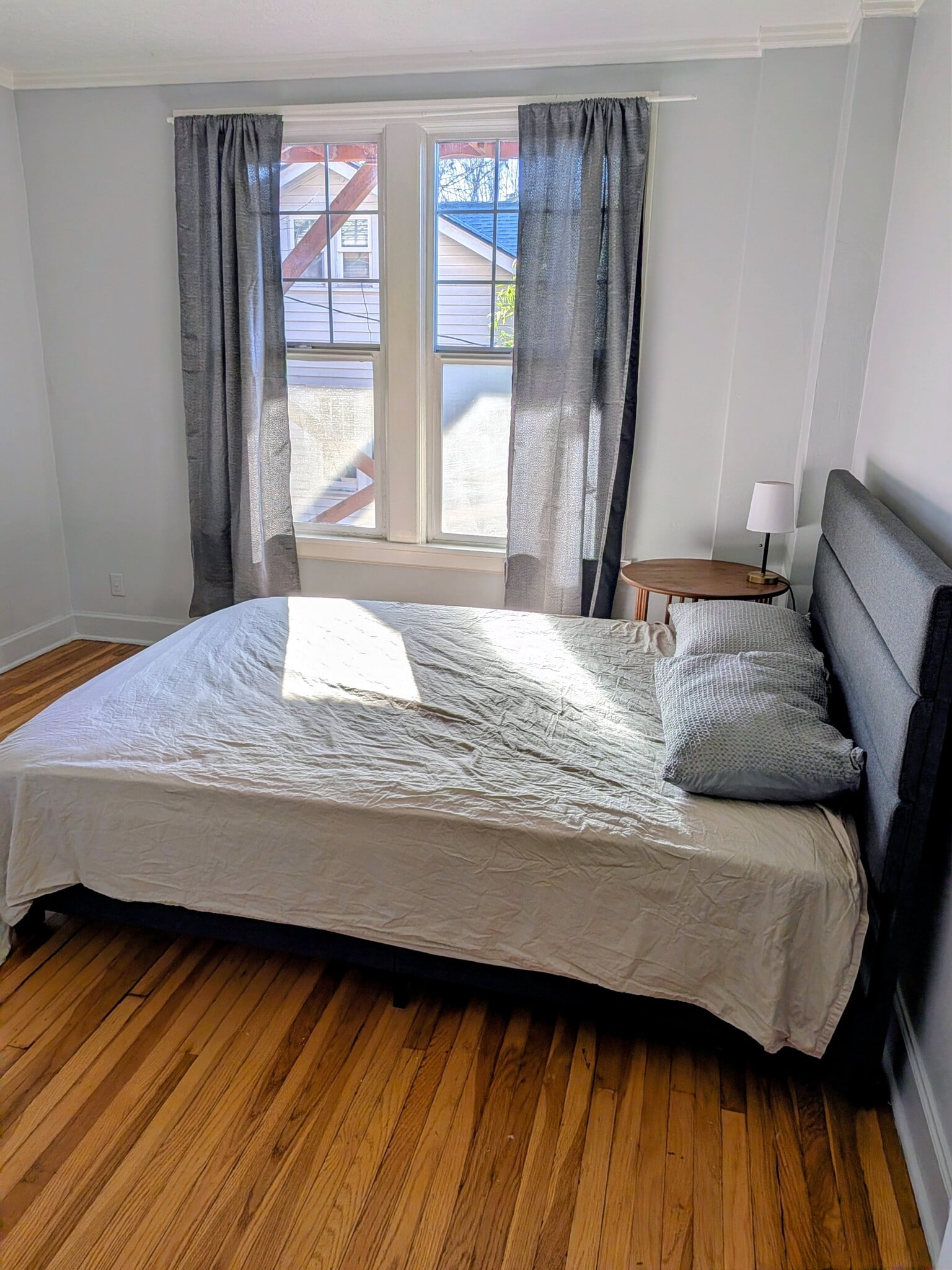 Building Photo - 713 SE 27th Ave