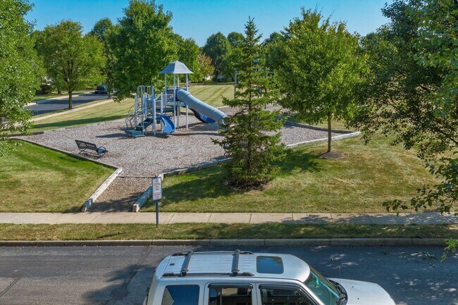 Building Photo - 1383 Pansy St