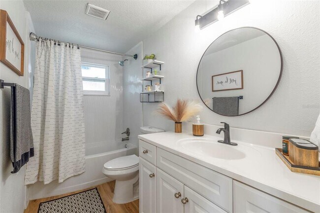 Building Photo - 2586 Auburn Blvd