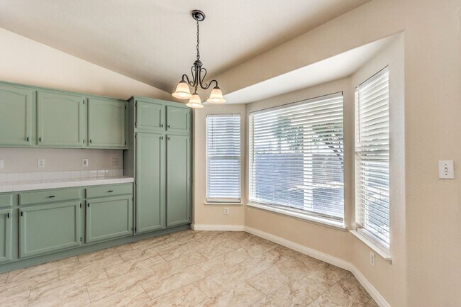 Building Photo - Stunning 4-Bedroom, 2-Bath Single-Family Home in Las Vegas