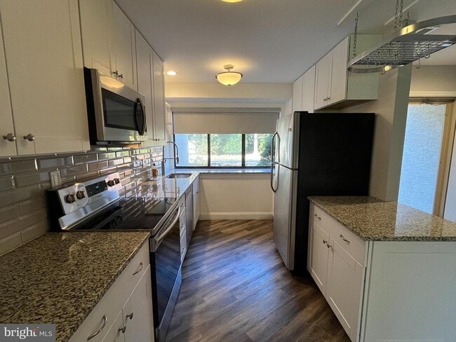 Primary Photo - 42 Landmark Dr