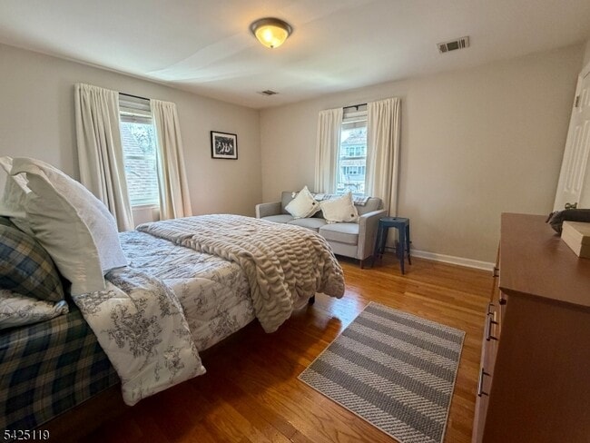 Building Photo - 58 Yale St