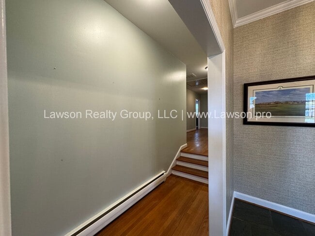 Building Photo - Spacious South Roanoke Home with Lawn Care Included