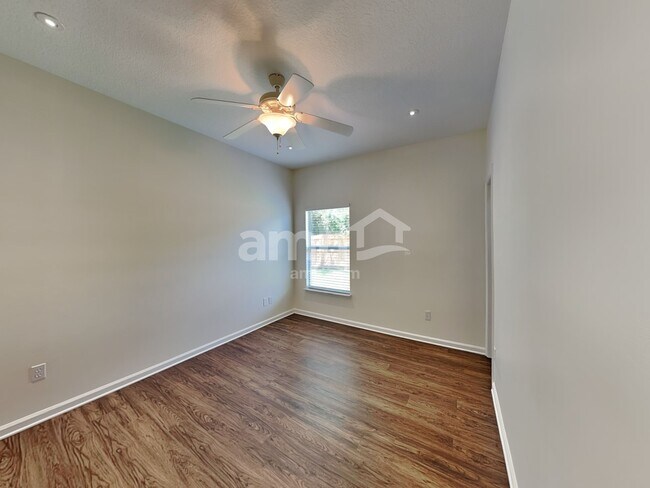 Building Photo - 1347 Ivyhedge Ave