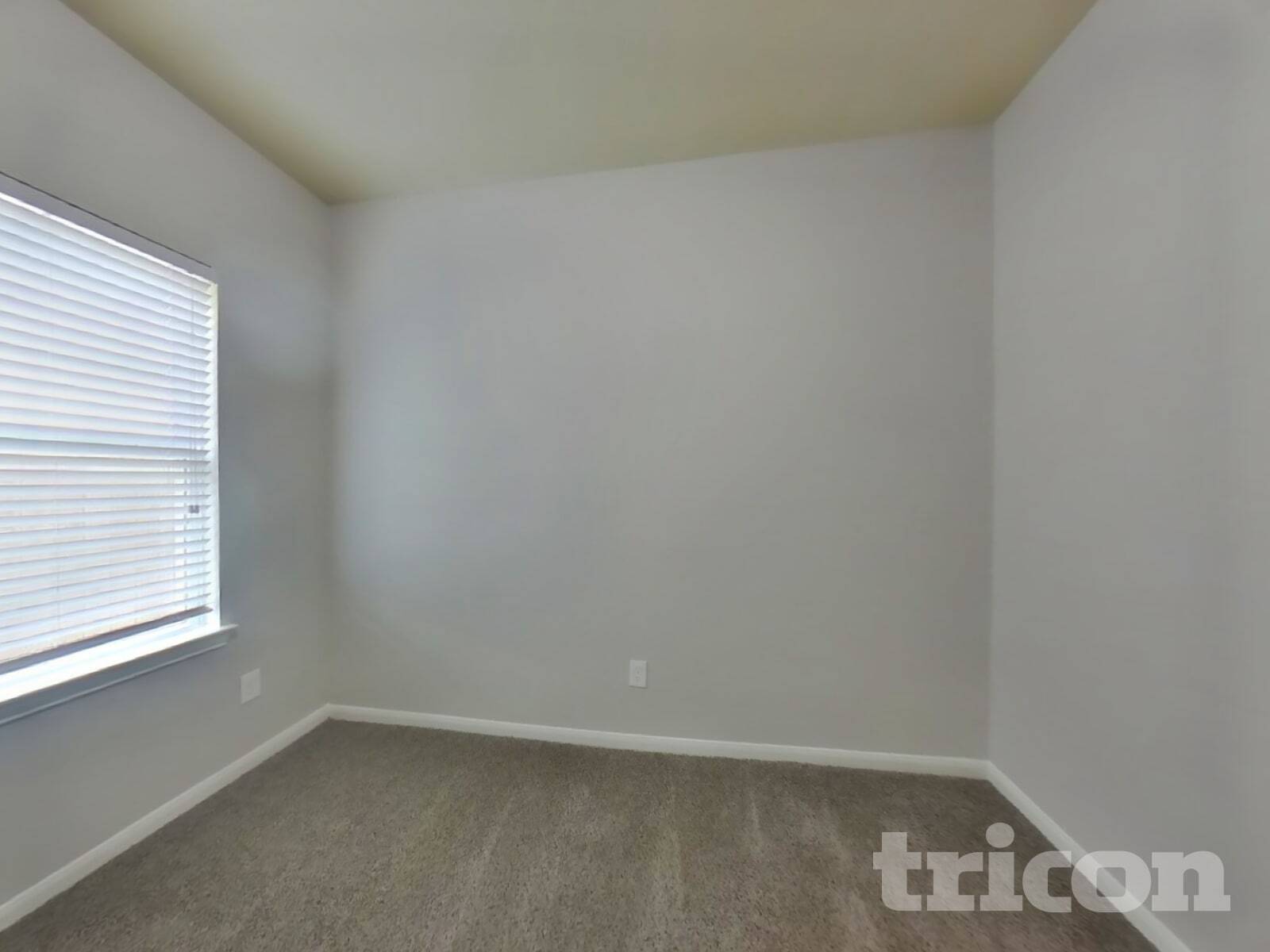 Building Photo - 2122 Hackberry Bank Ln