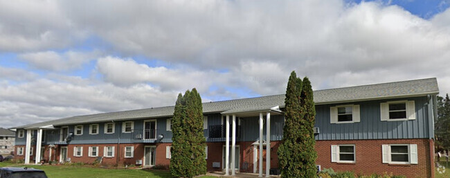 Building Photo - Wildwood Court