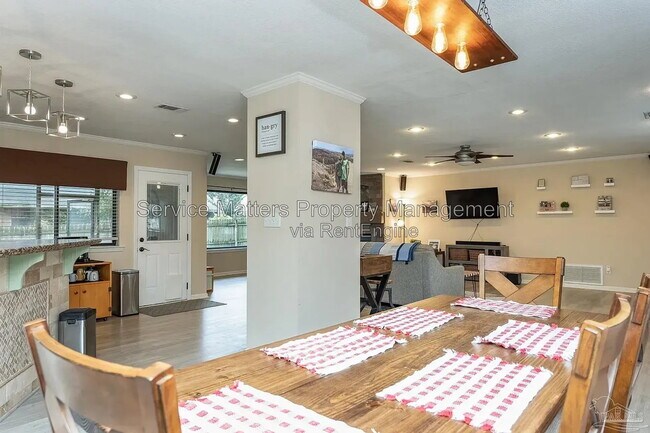 Building Photo - 3545 Chastain Way