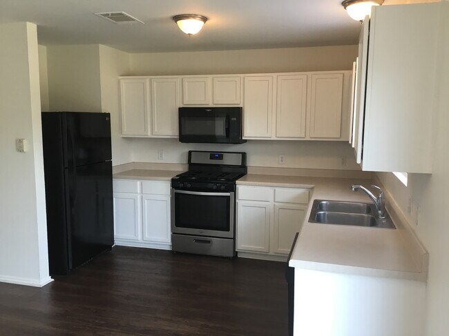 Building Photo - 3500 Banda Ln