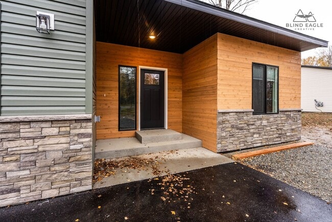 Building Photo - 7472 N Paw St