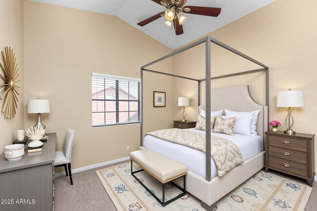 Building Photo - 6121 E Saddleback St