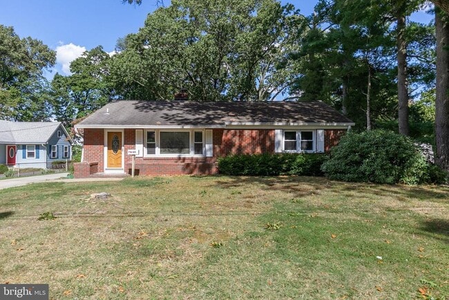 Building Photo - 405 Hamilton Rd