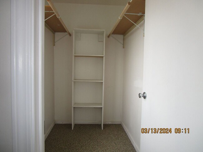 Building Photo - East Bakersfield Ready to Move In House wi...