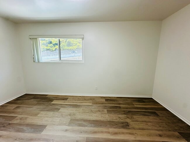 Building Photo - 201 Ladera St