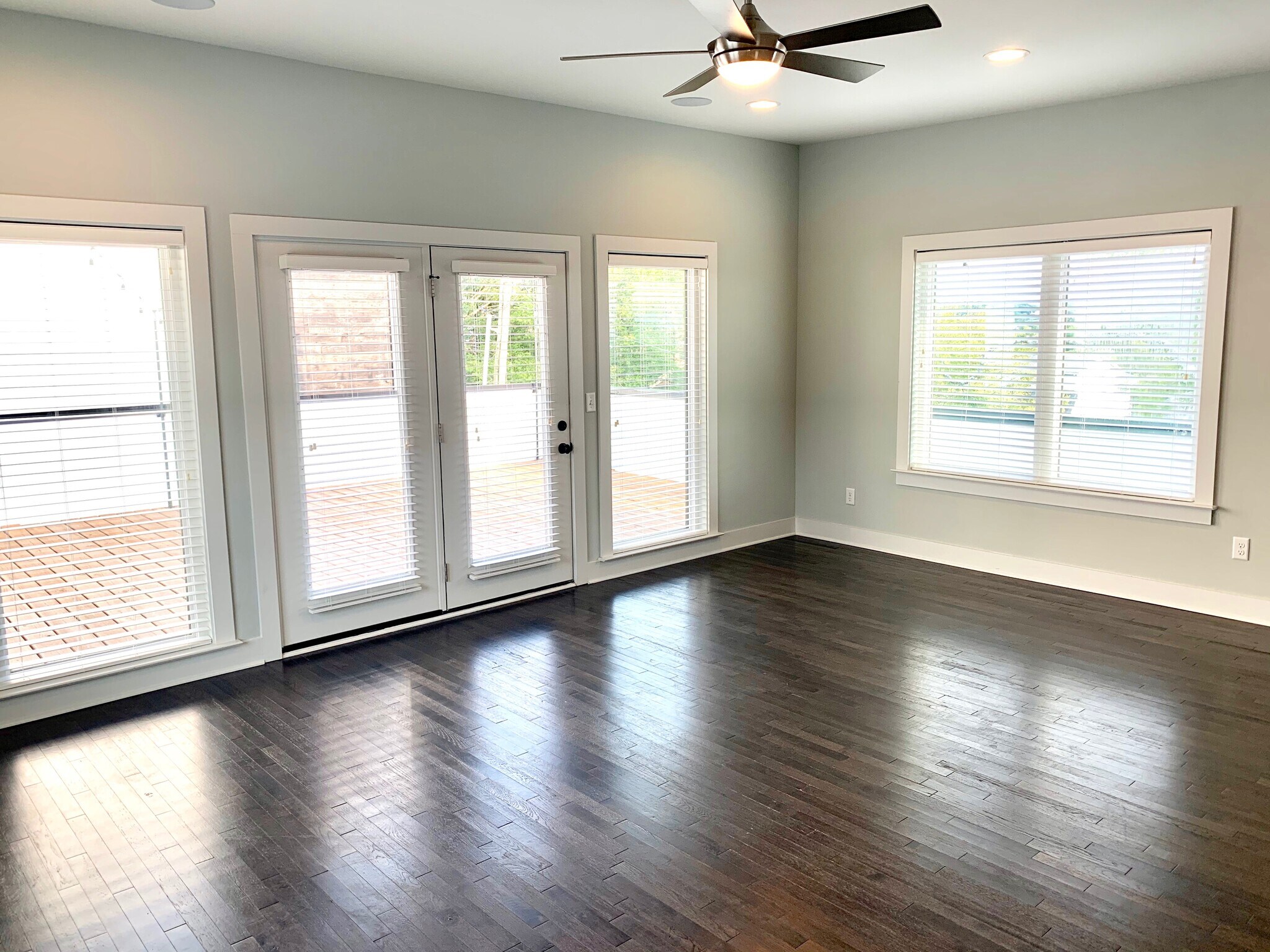 3rd Floor Family ROom - 3308B Trevor St