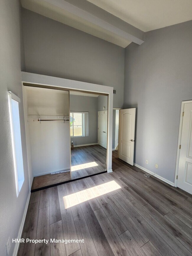 Building Photo - AVAILABLE NOW! Ontario Apt. in a gated community