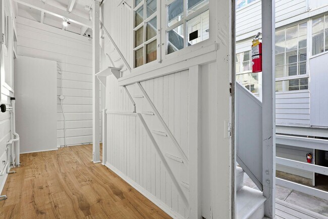 Building Photo - Magnolia Street 43-45