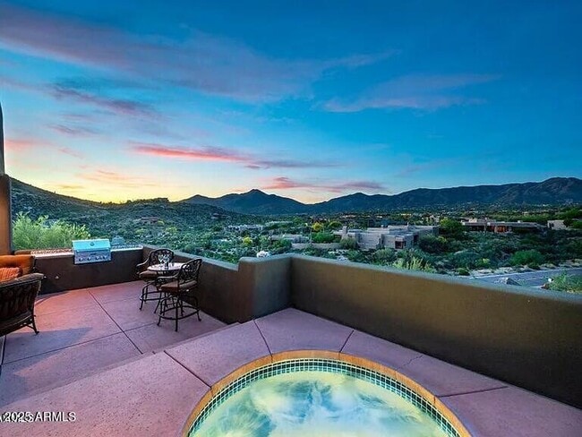 Building Photo - 9898 E Graythorn Dr