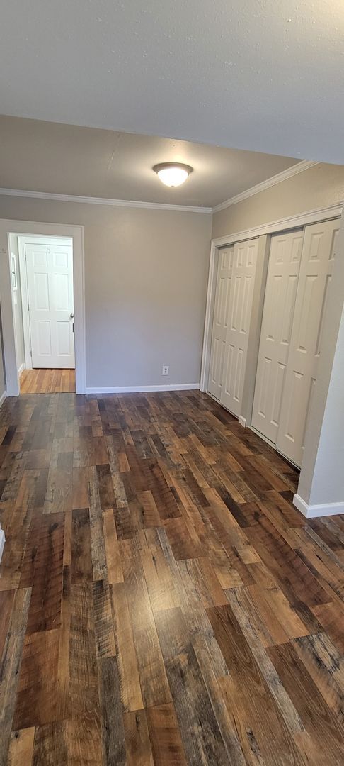 Building Photo - 2 BEDROOM 2 BATH HOME -ST. PETERSBURG