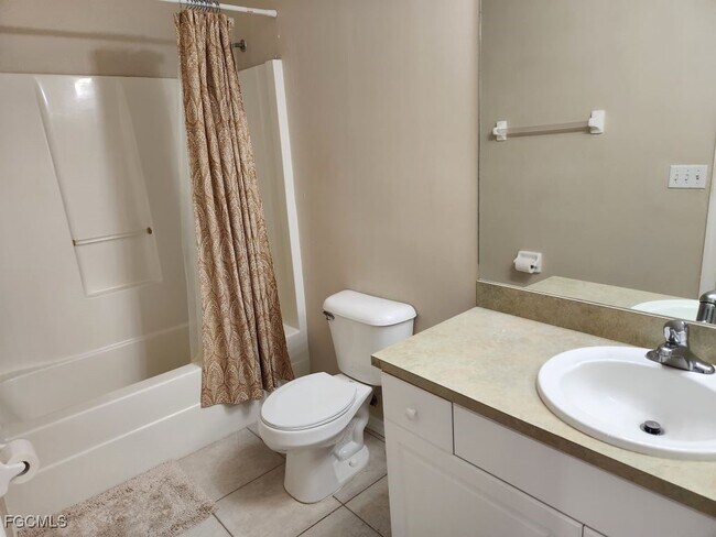 Building Photo - 2023 NW 3rd Terrace