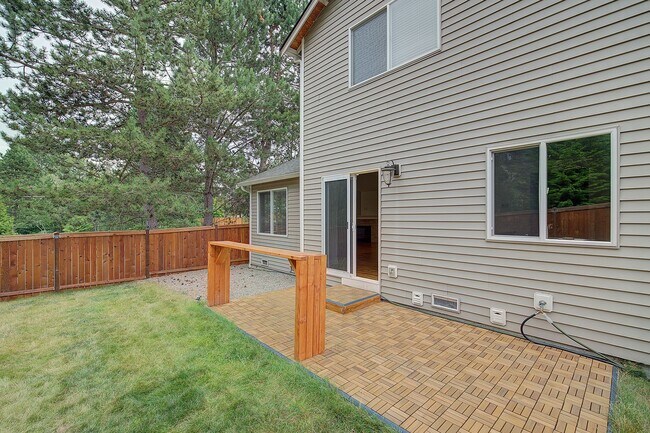 Building Photo - 3Bd/2.5Ba Everett Home