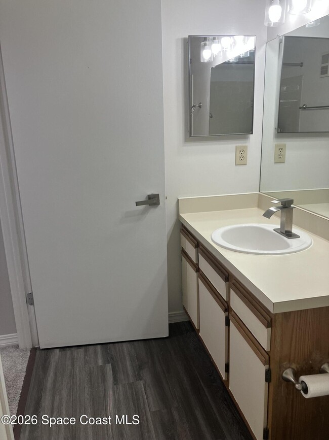 Building Photo - 7667 N Wickham Rd