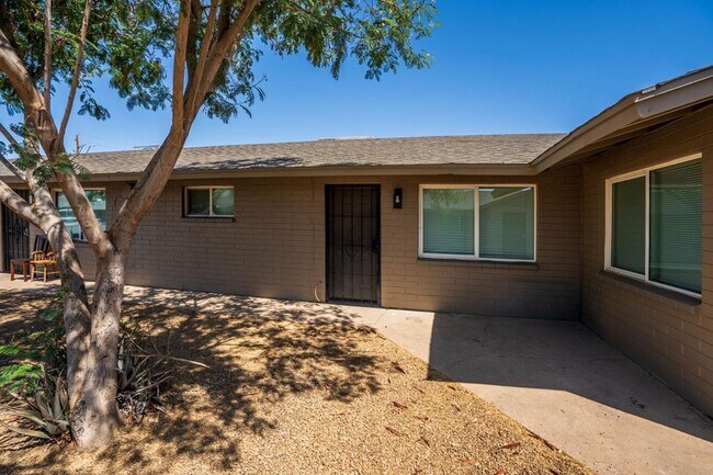 Building Photo - 4423 N 23rd Ave