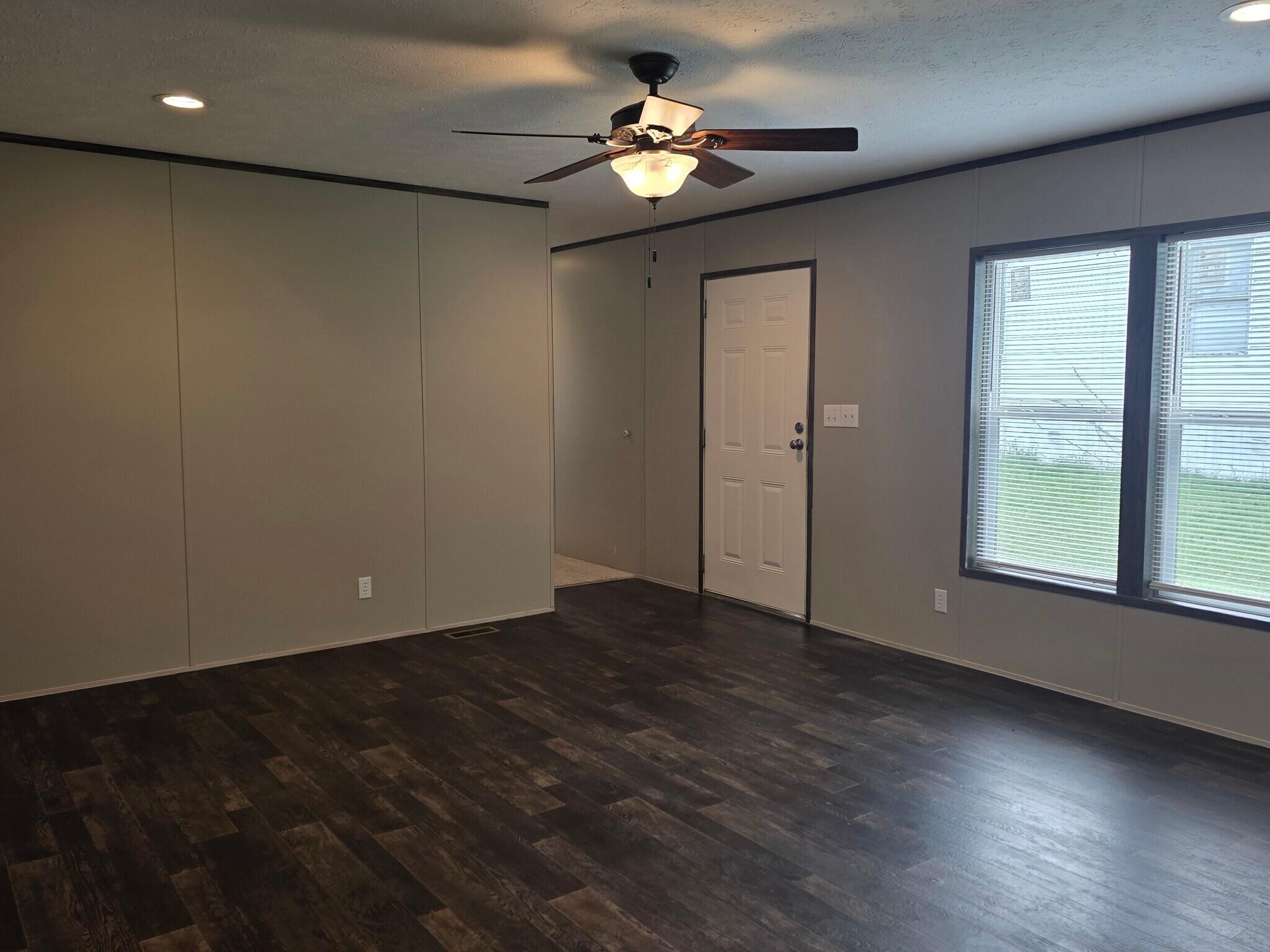 Building Photo - 4049 Trout Ln