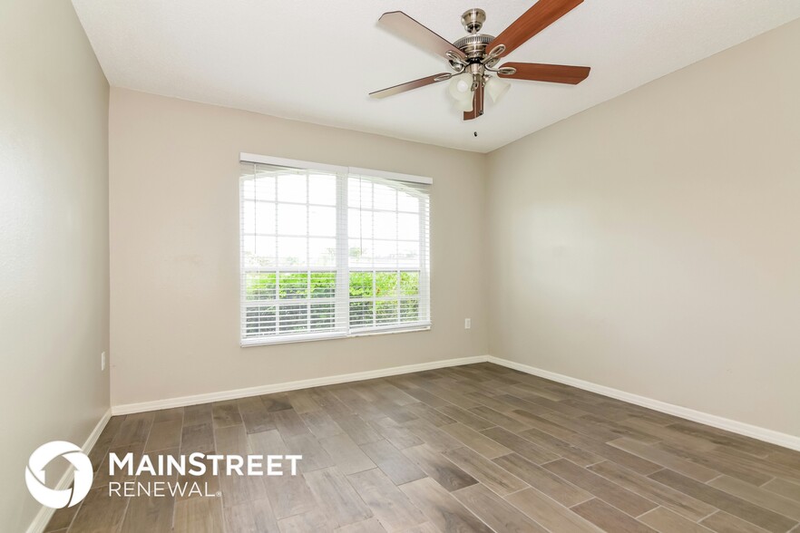 Building Photo - 8024 Ridgeglen Cir W