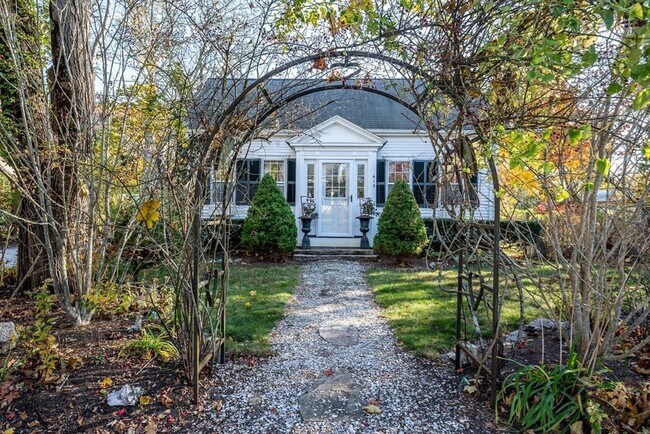 Building Photo - 415 Barlows Landing Rd