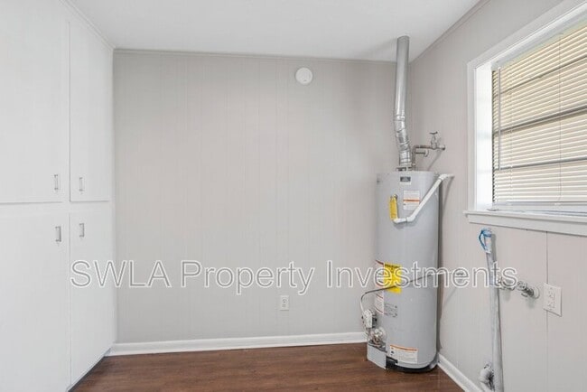 Building Photo - 4212 Heyd Ave