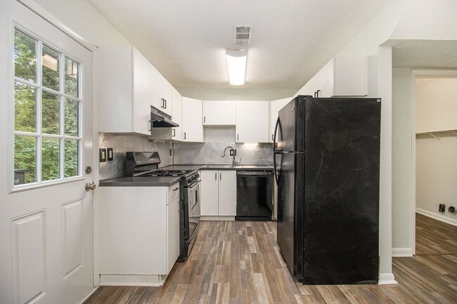 Building Photo - 2BR/1.5BA Close to Downtown Snellville!