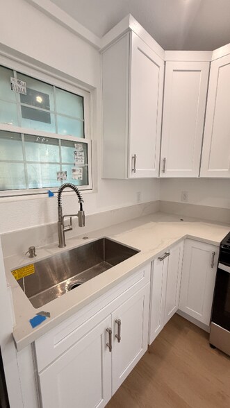 Building Photo - 10548 Stonybrook Ave