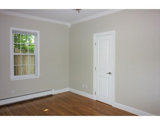 Building Photo - 130 Pine St