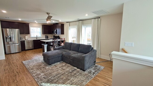 Building Photo - 3108 1/2 Hickory Rd - 3108 1/2 Hickory Rd