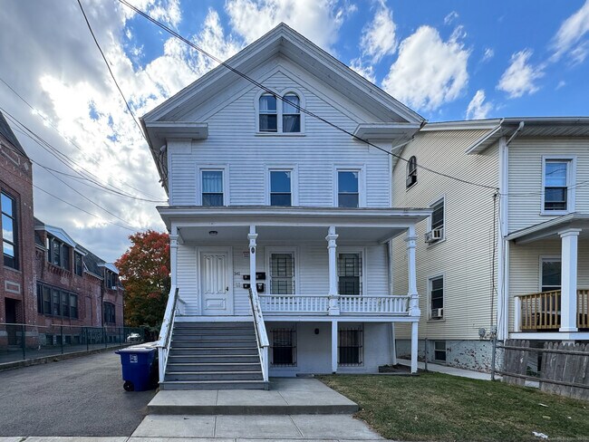 Building Photo - 341 Myrtle Ave