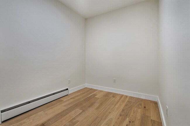 Building Photo - 1102 Central Ave