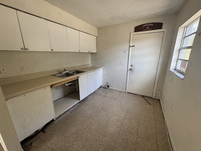 Building Photo - 505 Kilgore St