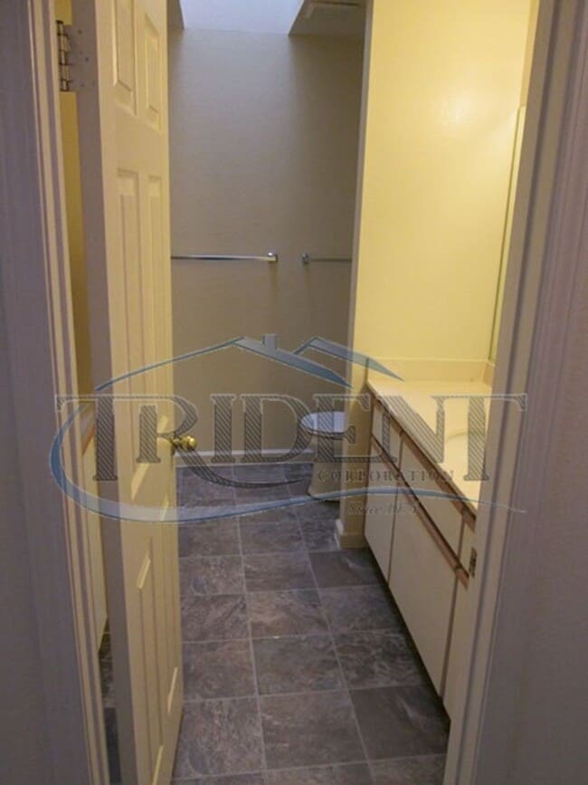 Building Photo - 970-972 Crisp Dr