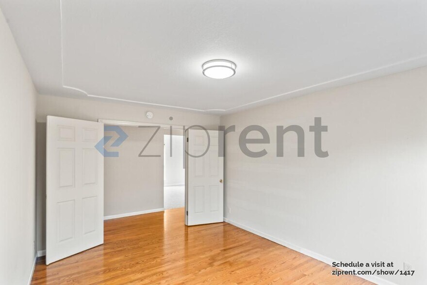 Building Photo - Unit