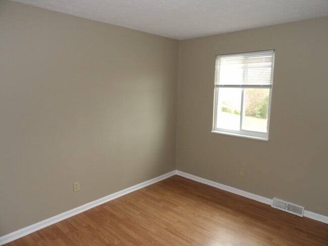 Building Photo - 409 Ridgewood Ln