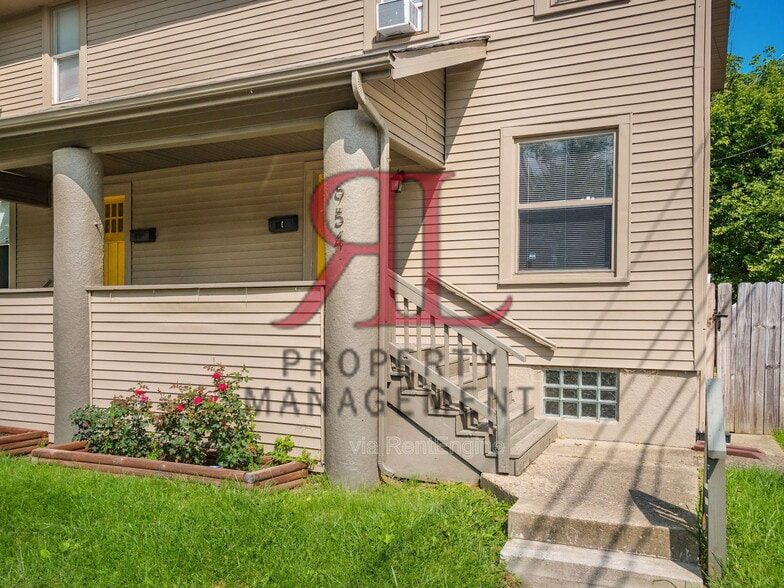 Building Photo - 954 Stanley Ave