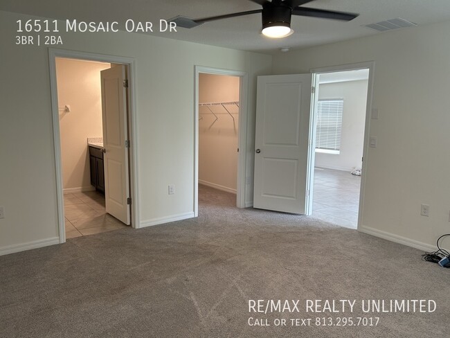Building Photo - 16511 Mosaic Oar Dr