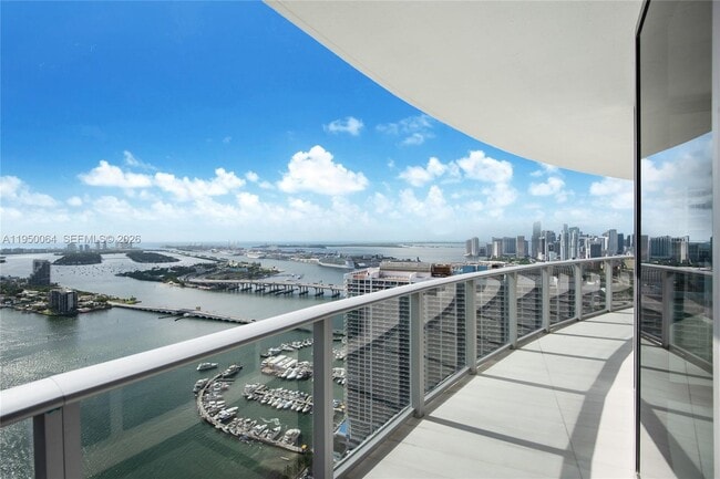 Building Photo - 488 NE 18th St