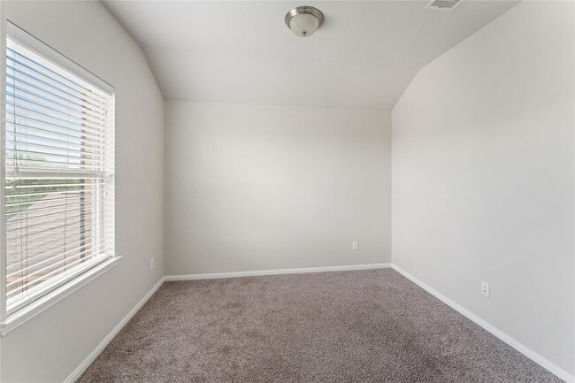 Building Photo - 8014 Oxbow Manor