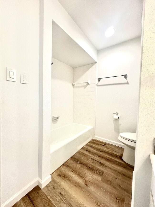 Building Photo - 14771 Perthshire Rd