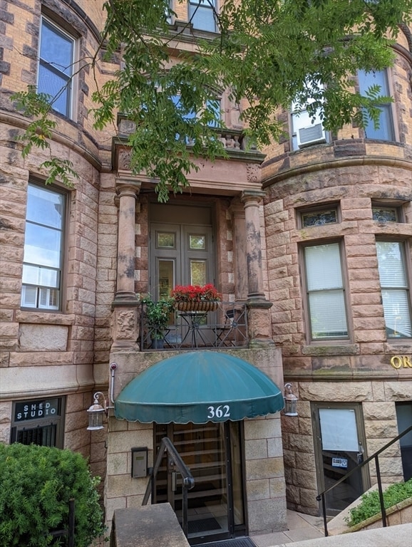 Building Photo - 362 Commonwealth Ave