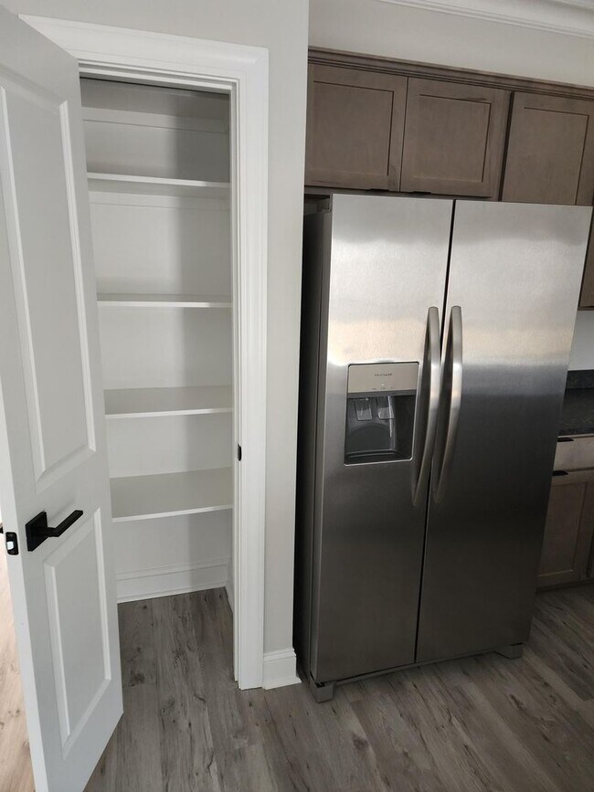 Building Photo - 2104-A  N. Kali Lane