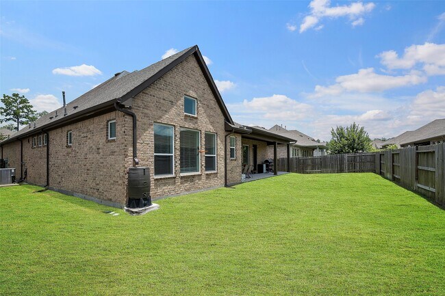 Building Photo - 15240 Hemingway Heights Dr