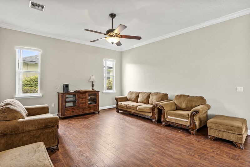 Building Photo - 402 Terranova St