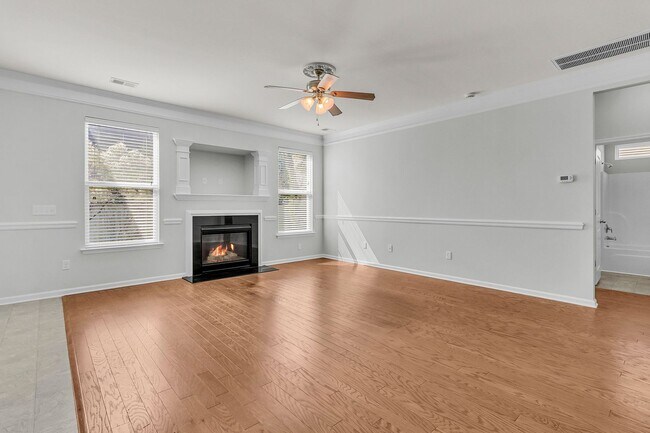 Building Photo - 5 Bedroom 3 Bath Home Located in Sophia Landing in Goose Creek